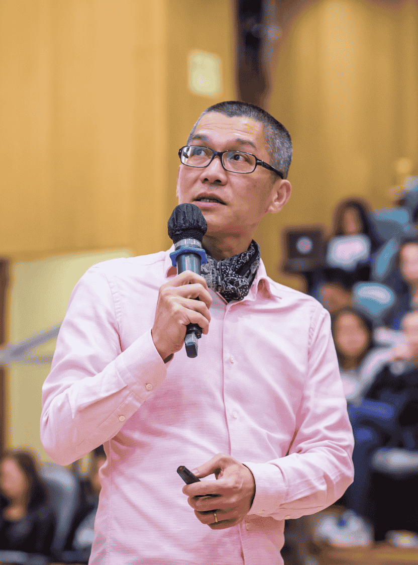Dr Edmond Lee speaking at presentation