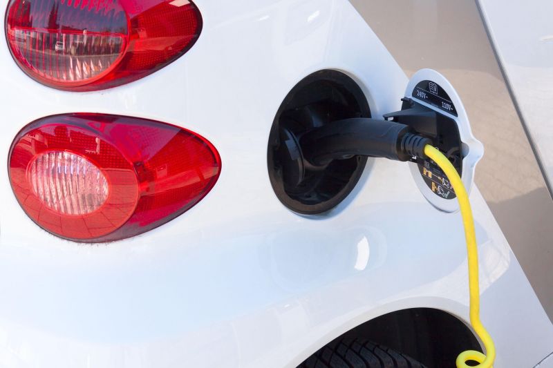 Demand-side strategies could reduce global lithium-ion battery emissions on par to the annual emissions of the EU. Picture: Pixabay