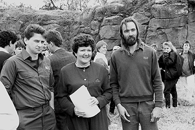 Joan Kirner launches conservation book at Darebin Parklands, September 1990, John Brant Ellis, (1999.0081.00183)