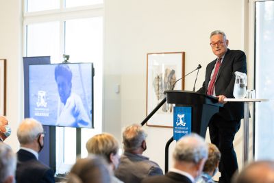 Dr Geoff Raby AO