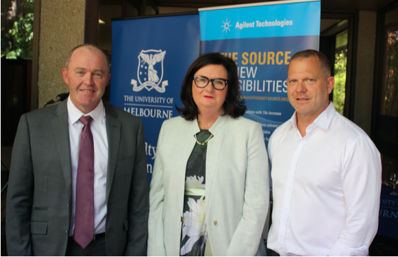 Image of representatives for the University of Melbourne and the Agilent Technologies Foundation.