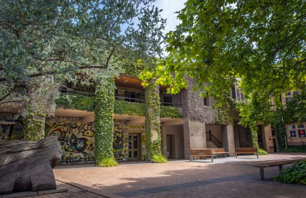 Deakin Court
