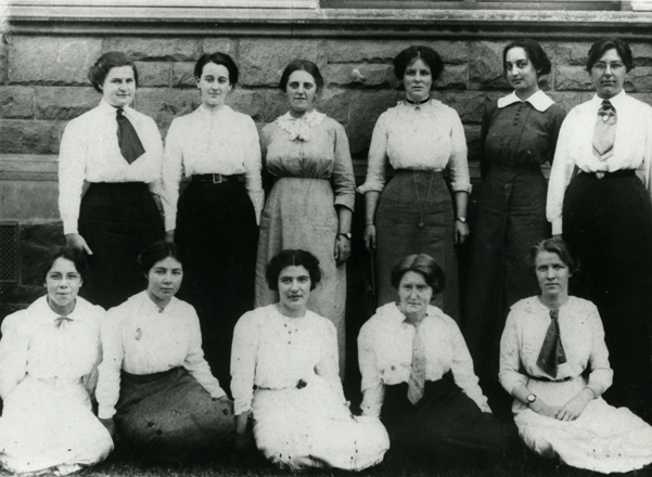 Women biology students, University of Melbourne. (UMA 1993.0181.00002)