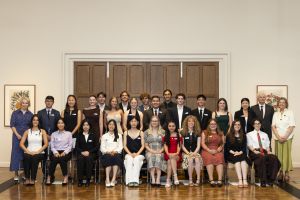 The 2026 Hansen Scholars with University of Melbourne Chancellor and Program patron Ms Jane Hansen (back row far left, University of Melbourne Interim Vice-Chancellor Professor Glyn Davis (back row, second right) and Program Director Dr Gayle Allan (back row, far right). Picture: Drew Echberg.