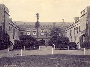 View of Quadrangle building from south (1901). University of Melbourne Archives Image Catalogue: UMA-I-1000.