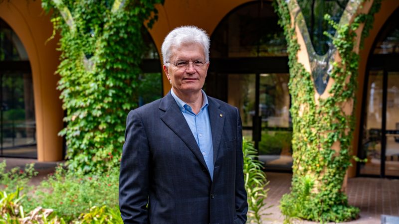Profile of Interim Vice Chancellor Prof Glynn Davis