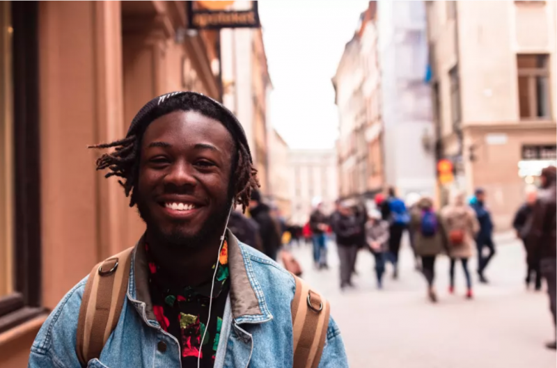 Image of a young Australian from a refugee or migrant background.